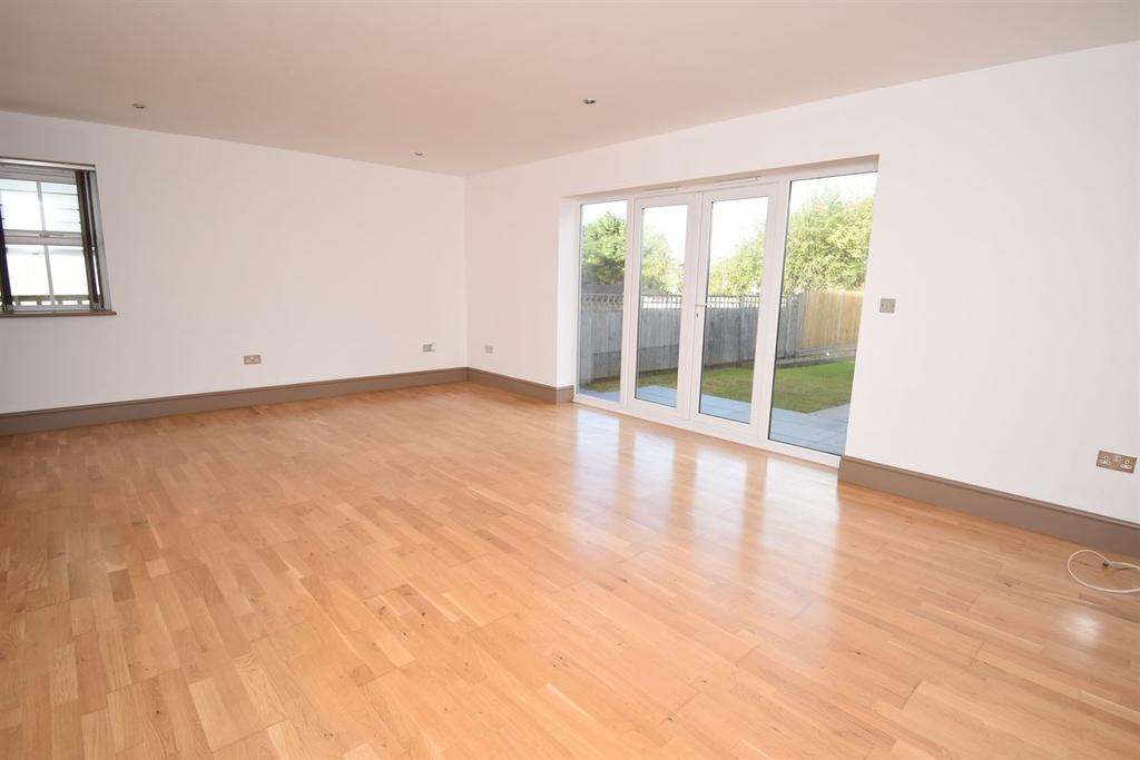 Rayham Road, South Tankerton, Whitstable 3 bed detached house £575,000