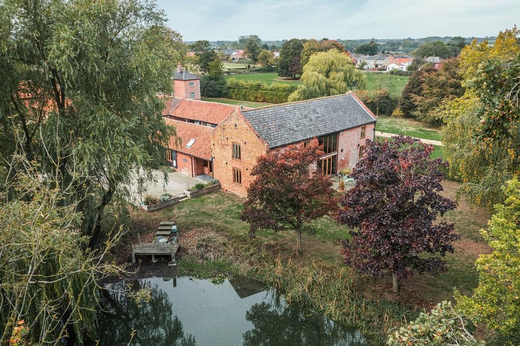 Barnham Broom, Norwich 5 bed barn conversion £975,000