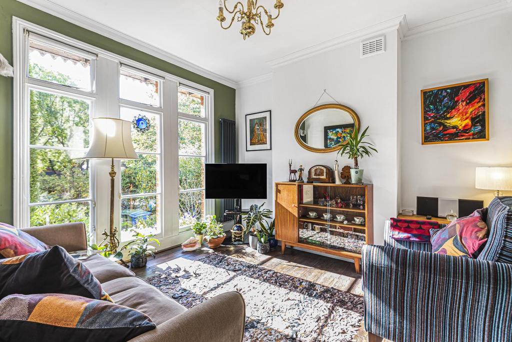 Clifton Crescent, London 3 bed terraced house £825,000