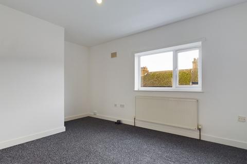 2 bedroom terraced house to rent, Lowther Road, Dover