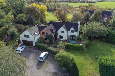 5 bedroom detached house for sale - Woodhouses, Yoxall