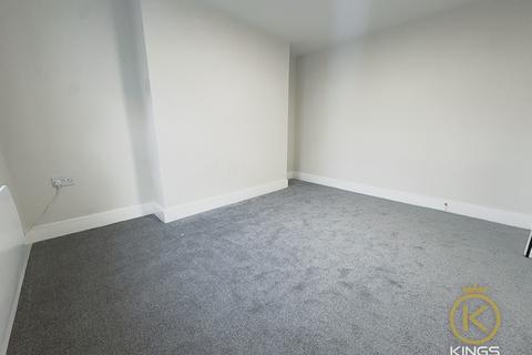 2 bedroom flat to rent, Alhambra Road