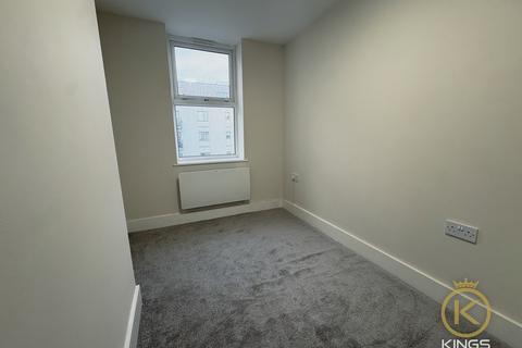 2 bedroom flat to rent, Alhambra Road