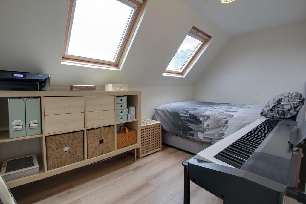 Eaves Room 1