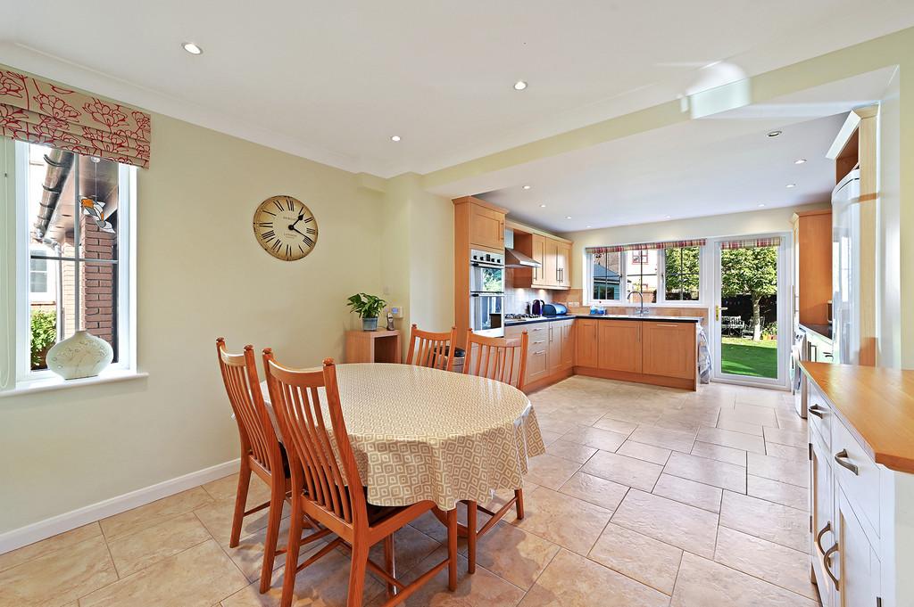 Pollards Green, Chelmsford, Essex CM2... 4 bed link detached house £