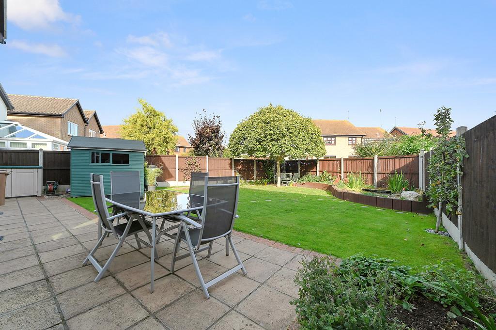 Pollards Green, Chelmsford, Essex CM2... 4 bed link detached house £