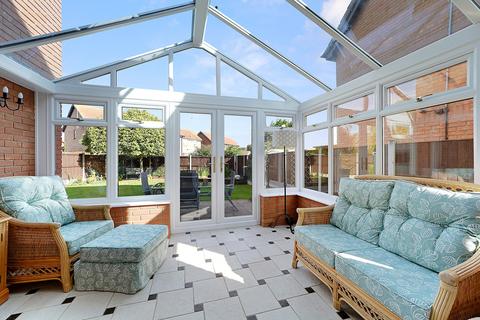 114 Pollards Green, Chelmsford, CM2 6UL