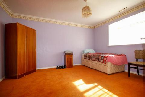 16 Linthouse Close, Peacehaven, BN10 8HZ