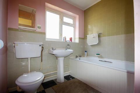 16 Linthouse Close, Peacehaven, BN10 8HZ