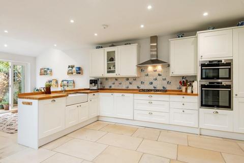 5 bedroom terraced house to rent, Mansfield Road, Hampstead, NW3