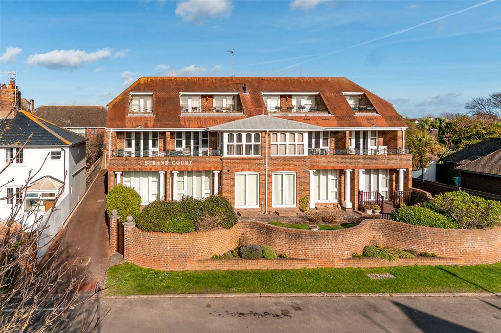 South Strand, East Preston, Littlehampton, West Sussex, BN16 2 bed apartment £475,000