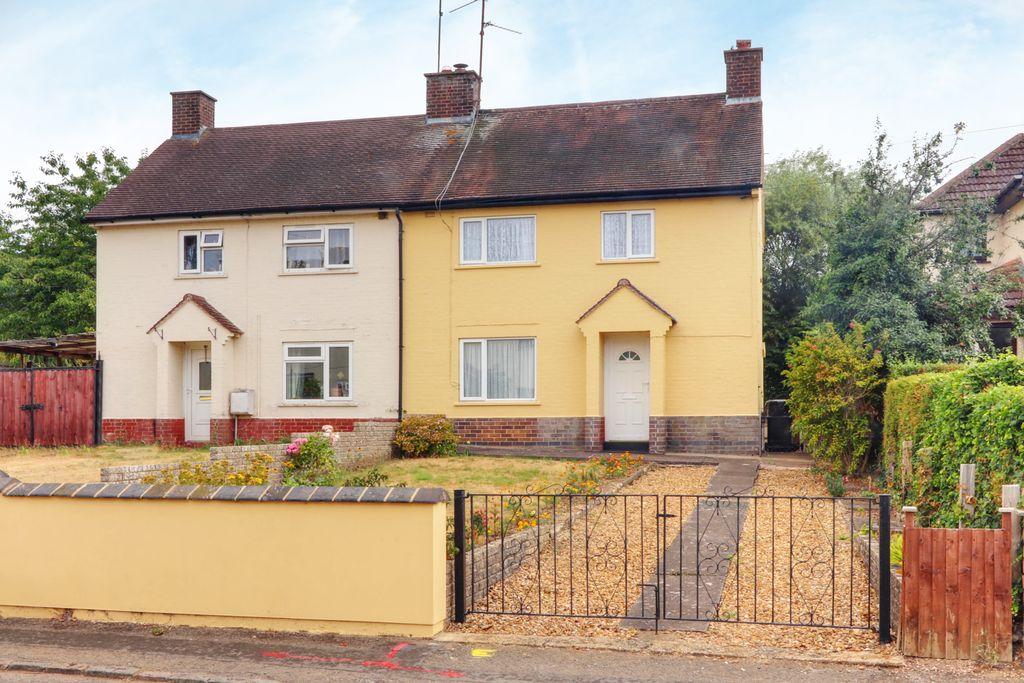 Wellingborough Road, Mears Ashby... 2 bed semidetached house £250,000