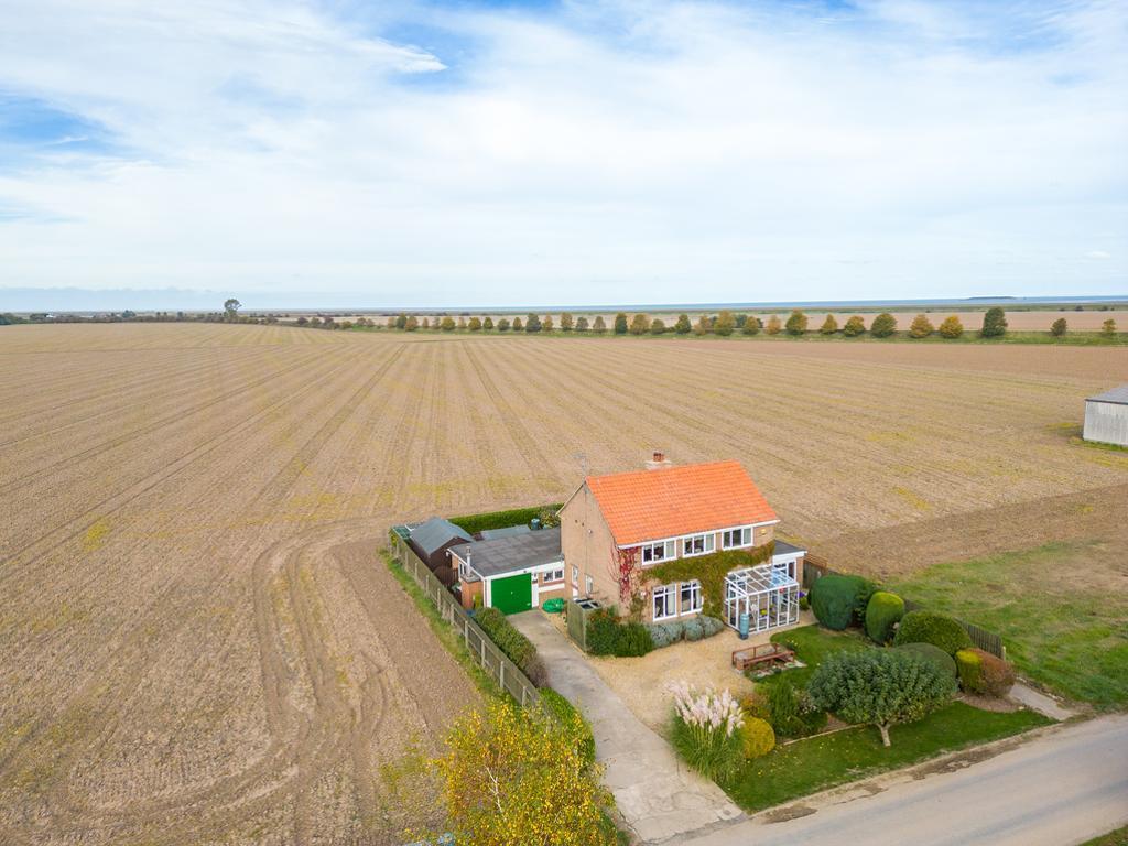 Guys Head Road, Lutton Marsh, Spalding, Lincs, PE12 9NR 3 bed detached house for sale £290,000