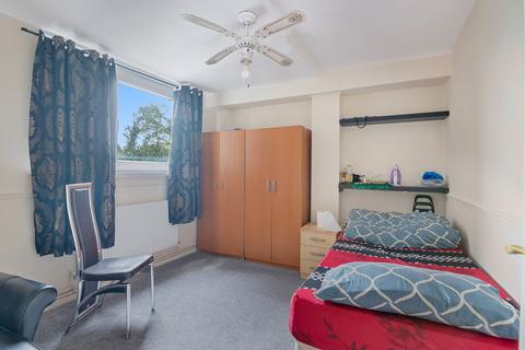 1 bedroom flat for sale, Snowshill Road, Manor Park, London, E12