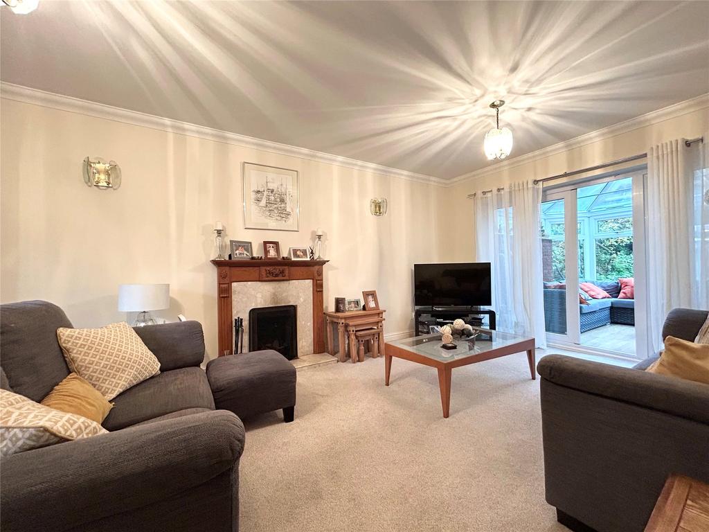 Gilbert Way, Finchampstead, Wokingham, Berkshire, RG40 4 bed detached