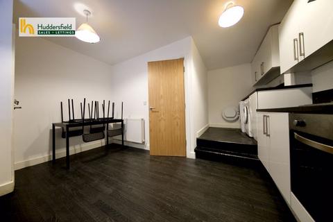 4 bedroom semi-detached house for sale - Kilner Bank, Huddersfield
