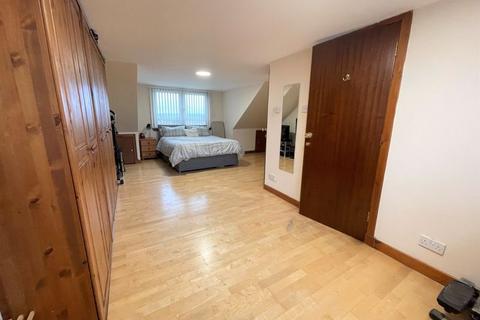 136 Athelstane Road, Glasgow, G13 3QY