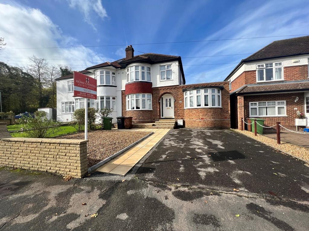 Baker Street, Potters Bar, EN6 3 bed semidetached house to rent £
