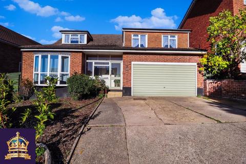 4 bedroom detached house for sale, Southwell Road, Benfleet