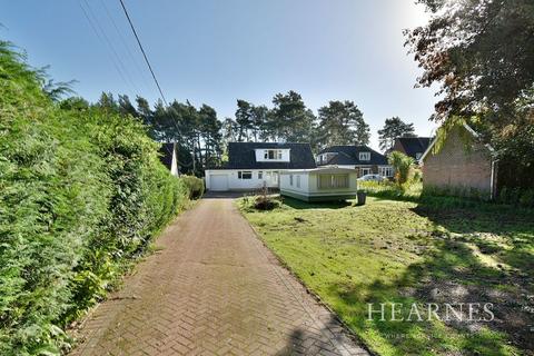 4 bedroom detached house for sale - New Road, West Parley, Ferndown, BH22