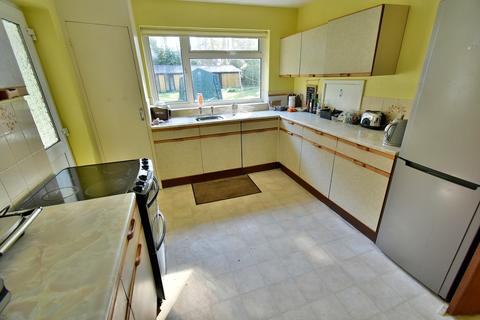 4 bedroom detached house for sale - New Road, West Parley, Ferndown, BH22