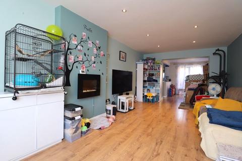 3 bedroom semi-detached house for sale - Ribble Close, Gloucester