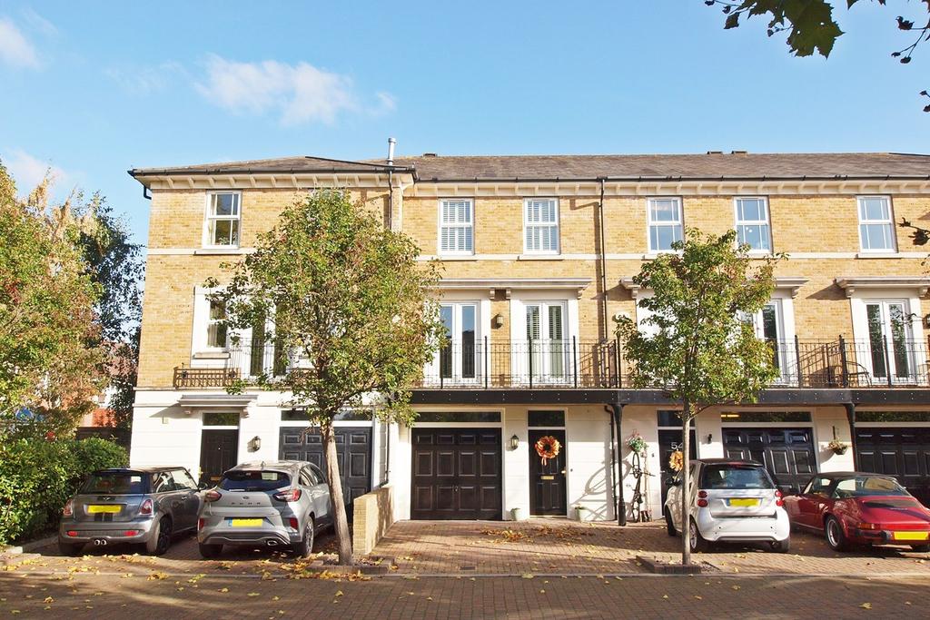 Whitstone Lane, Langley Waterside, Beckenham, BR3 3 bed townhouse £
