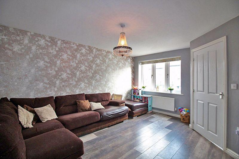 Akron Drive, WOLVERHAMPTON 3 bed semidetached house £225,000