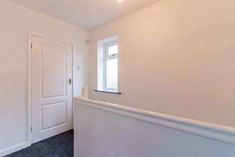 3 bedroom semi-detached house for sale - Hillbrow Crescent, Halesowen, West Midlands