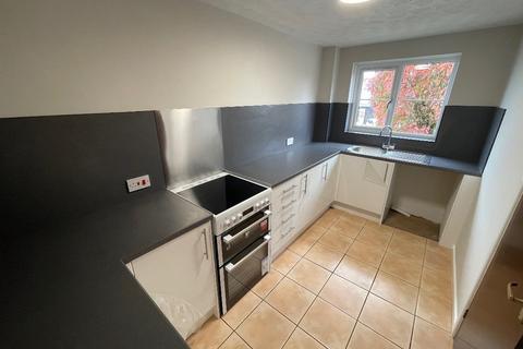 1 bedroom flat to rent, AMBLECOTE - Hill Street