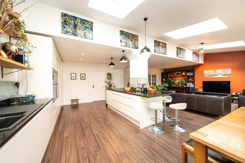 2 Flinders Close, St Albans, AL1 5SZ