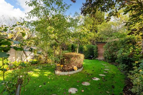 2 Flinders Close, St Albans, AL1 5SZ
