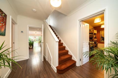 2 Flinders Close, St Albans, AL1 5SZ