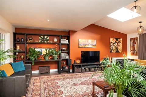 2 Flinders Close, St Albans, AL1 5SZ