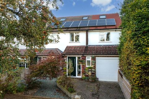 2 Flinders Close, St Albans, AL1 5SZ