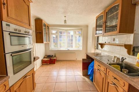 30 Knoll Drive, Warwick, CV34 5YQ