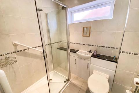 30 Knoll Drive, Warwick, CV34 5YQ