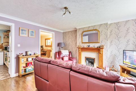 24 Beechcroft Close, South Hykeham, Lincoln, LN6 9NB