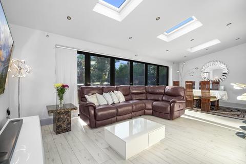 6 College View, Leeds, LS12 3LT