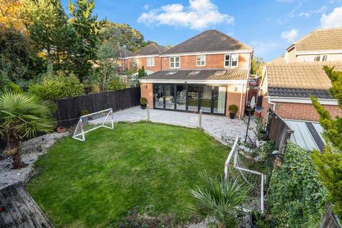 6 College View, Leeds, LS12 3LT