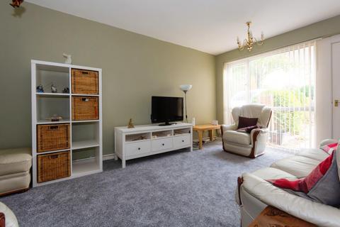 140 Rowood Drive, Solihull, B92 9LJ