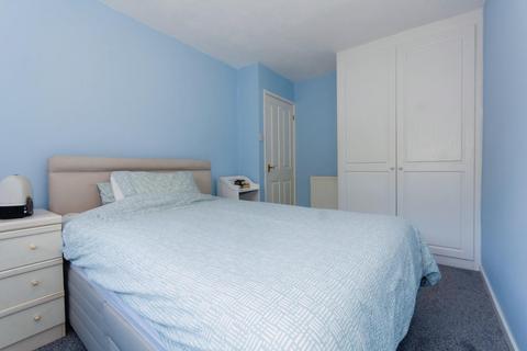 140 Rowood Drive, Solihull, B92 9LJ