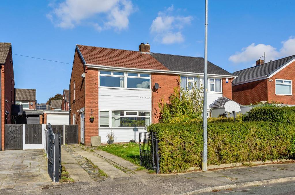 Ribble Drive, Boothstown, Worsley, Manchester 3 bed semidetached house
