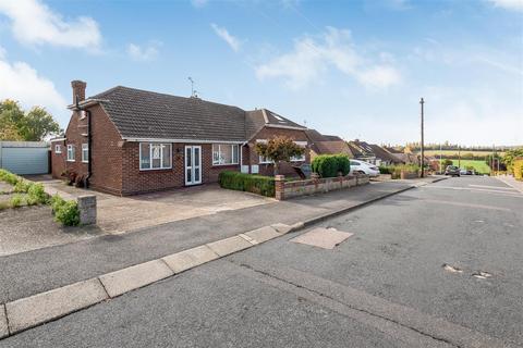 28 Fairview Road, Istead Rise, Gravesend, DA13 9DR