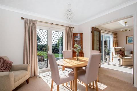 28 Fairview Road, Istead Rise, Gravesend, DA13 9DR