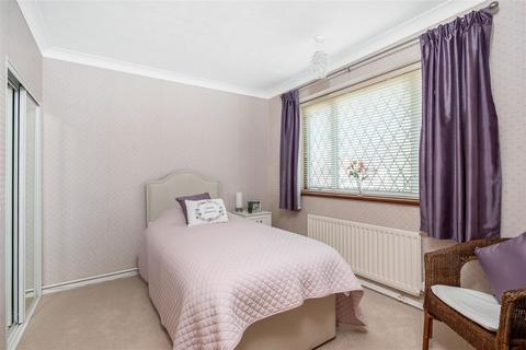 28 Fairview Road, Istead Rise, Gravesend, DA13 9DR