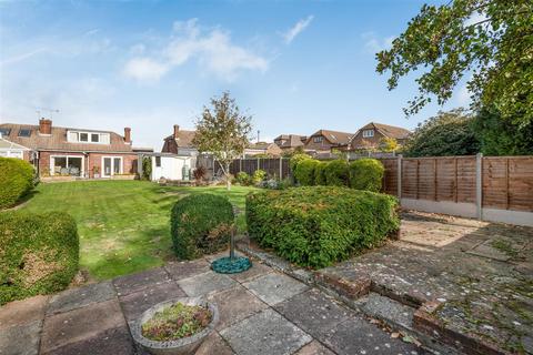 28 Fairview Road, Istead Rise, Gravesend, DA13 9DR