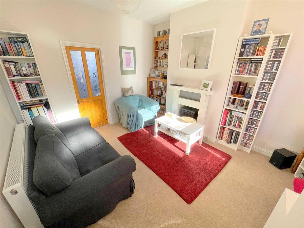 North Avenue, Leek 2 bed terraced house £130,000
