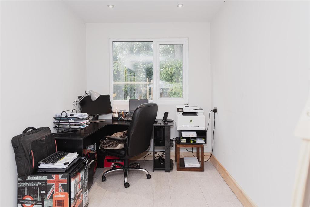 Ewell Park Way