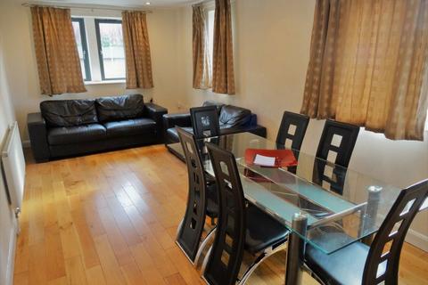 5 bedroom flat to rent, Carmine House